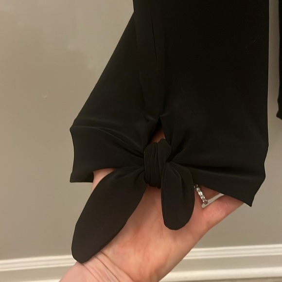 Joseph Ribkoff Pants Joggers NWT Bow Detail at Hem Black Size 4 Side Pockets - Picture 5 of 11
